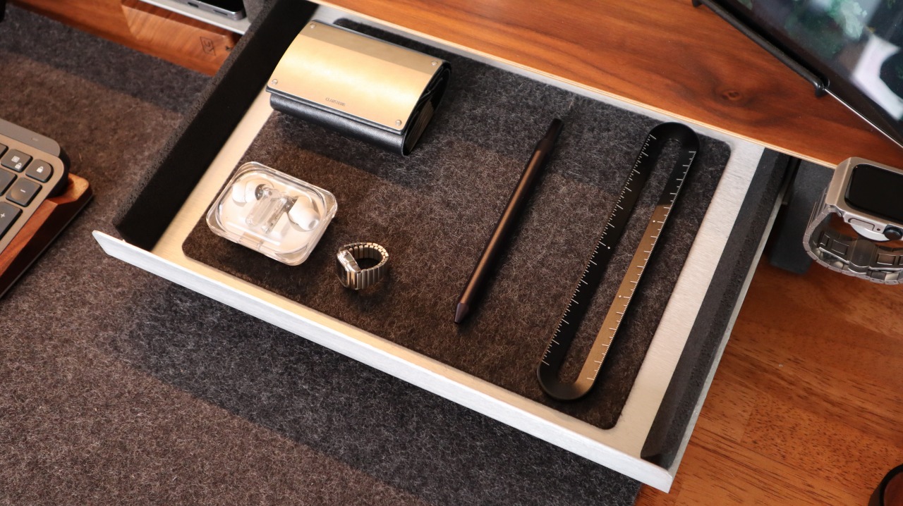 【Grovemade】デスクトレイ ラージ journal-desk-H1.jpg?auto=